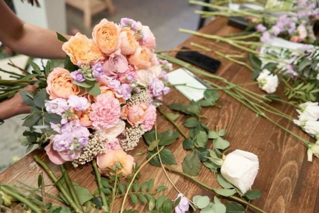 création bouquet de fleurs